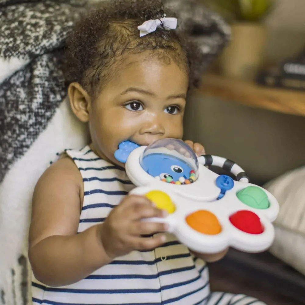 Bidelegetøj|Babylegetøj<Baby Einstein - Rangle m. aktiviteter