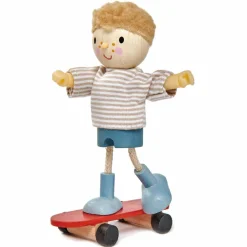 Økologisk Eller Bæredygtig|Trælegetøj<Tender Leaf Dukkehusfigur - Edward og skateboard