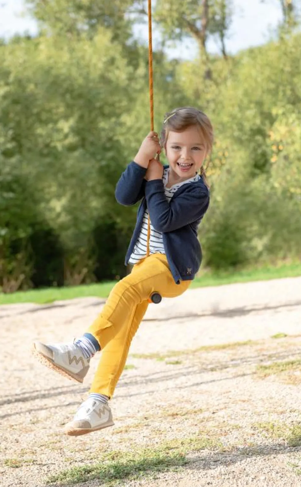 Udeleg|Gynger<Beleduc 2-i-1 gynge - Turn & Swing