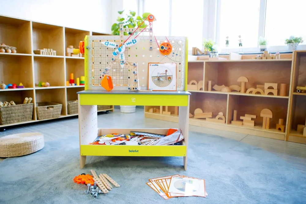 Stem Læringslegetøj|Eksperimenter<Beleduc Junior Opfinder - Værktøjsbænk (Institutionsegnet)