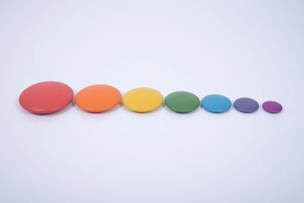 Trælegetøj|Montessori<tickit® Sansesten af træ - Regnbue, 7 stk