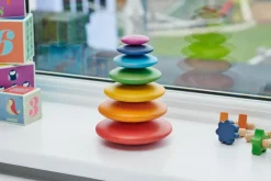 Trælegetøj|Montessori<tickit® Sansesten af træ - Regnbue, 7 stk