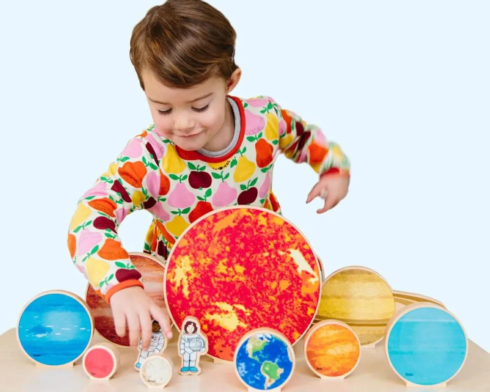 Trælegetøj|Montessori< Solsystem i træ, 12 dele